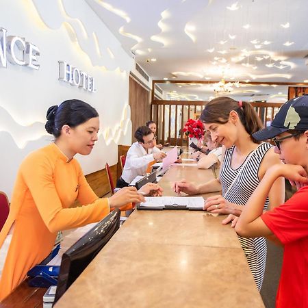 Romance Hotel Hue Eksteriør bilde
